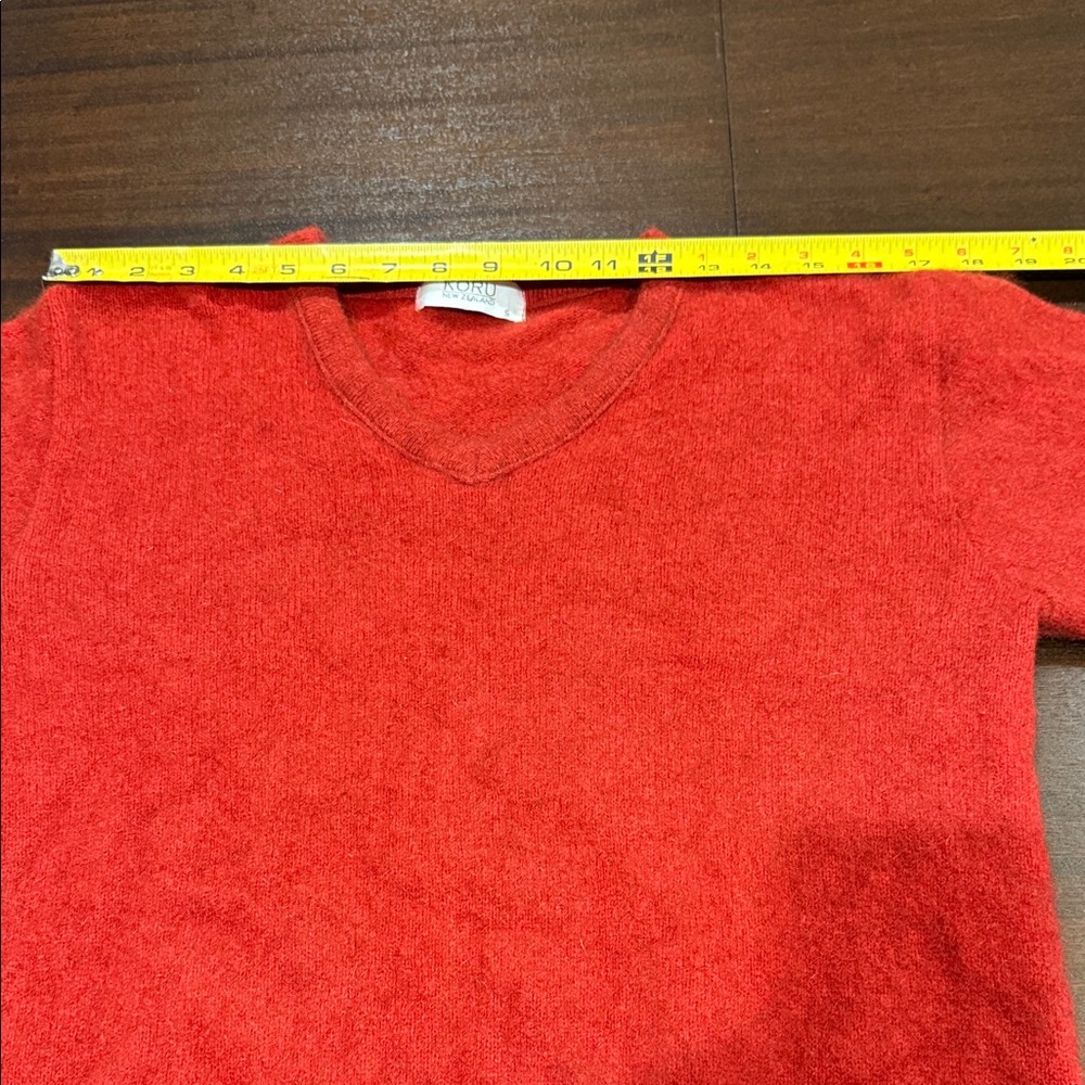 Koru Merino Wool, Possum Fur & Silk Blend Red V-Neck Sweater - Picture 6 of 9